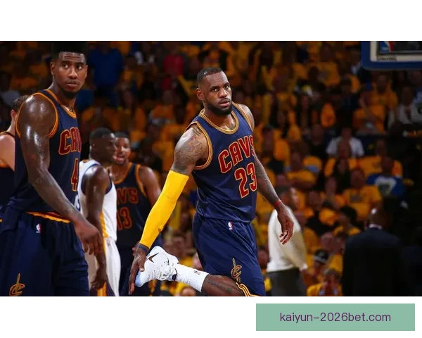 41岁勒布朗差1篮板三双遭多次争议判罚 湖媒怒批裁判判决荒谬